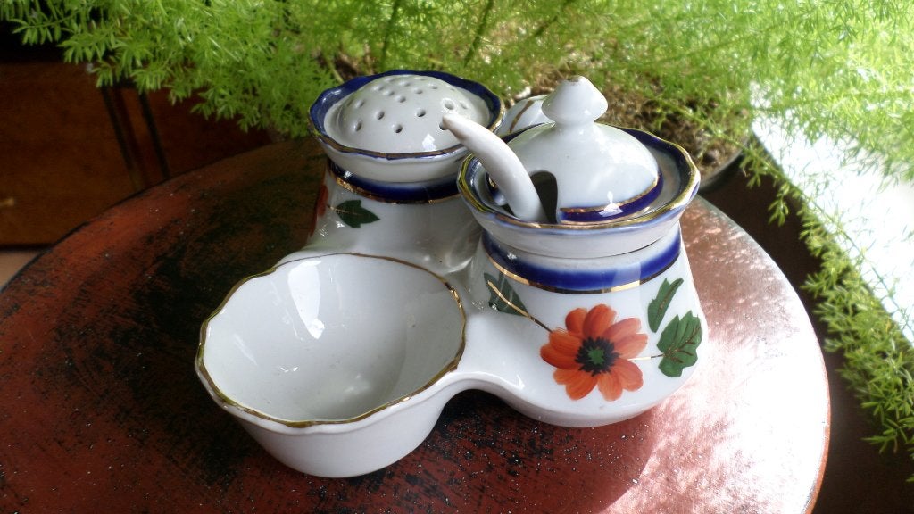 Service à condiments en porcelaine, Antiquités & Art, Enlèvement ou Envoi