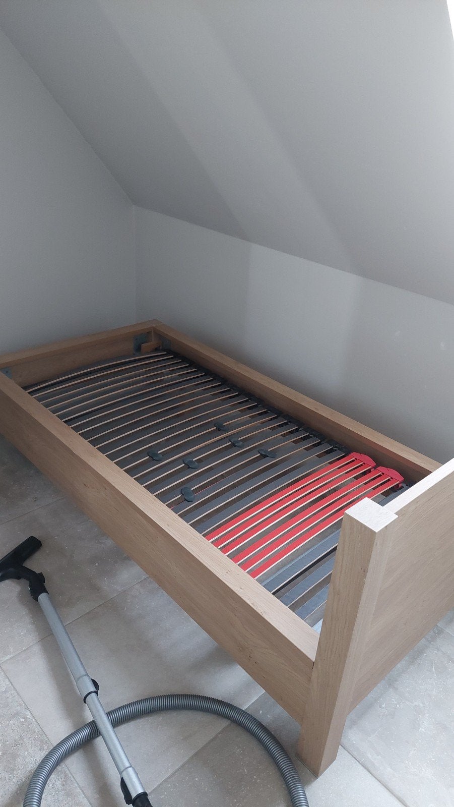 1 persoonsbed + lattenbodem, Huis en Inrichting, Ophalen