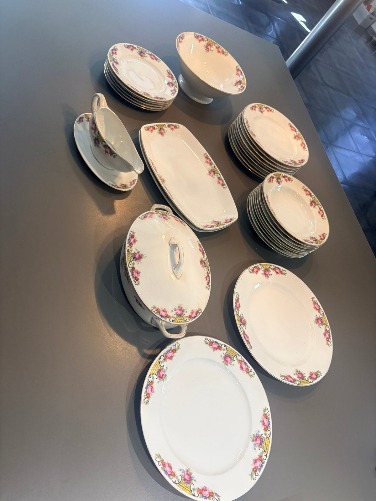 Magnifique Service de Table Vintage en Porcelaine, Enlèvement, Comme neuf, Porcelaine, Vintage