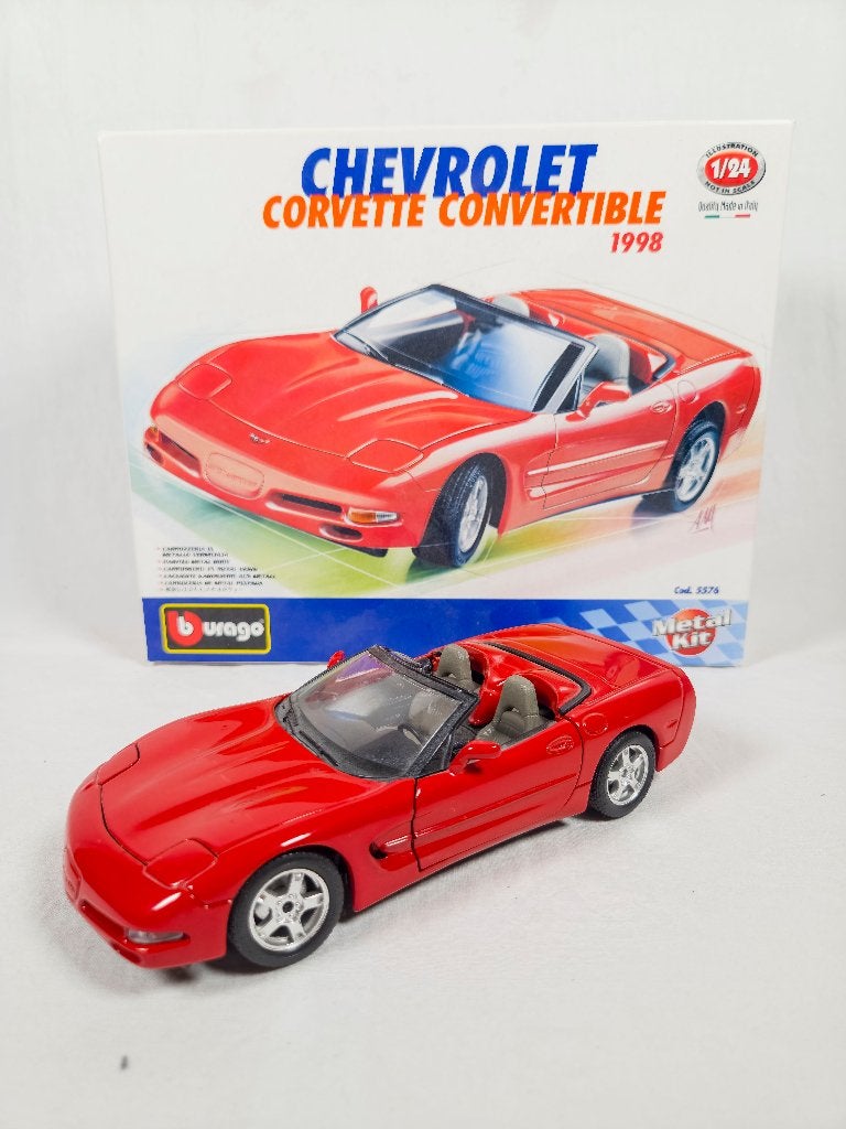 Bburago Chevrolet Corvette Convertible (1998) 1/24, Hobby & Loisirs créatifs, Enlèvement, Comme neuf, Voiture, Burago