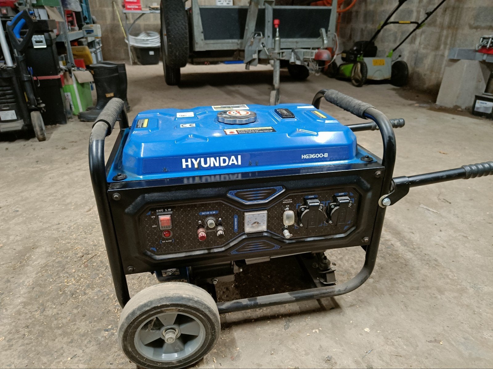 Groupe électrogène 3600w peu utilisé, Enlèvement, Comme neuf, Moins de 5 kVA, Essence
