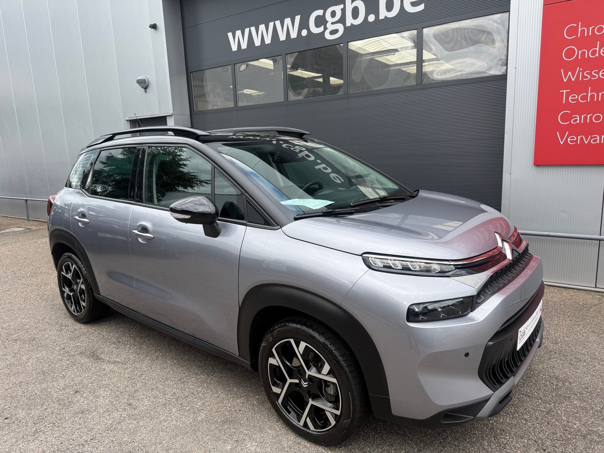 Citroën C3 Aircross 12PureTech 110pk SHINE Headup ALS NIEUW, Autos, Citroën, Argent ou Gris, Achat, Noir, 5 portes