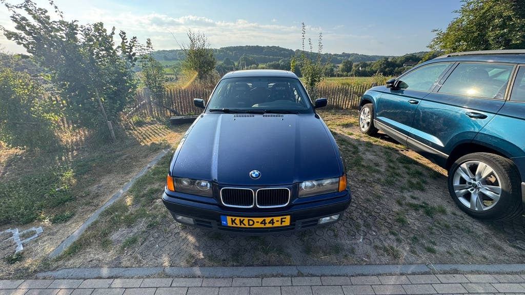 BMW E36 318is Oldtimer 1991, foto 2