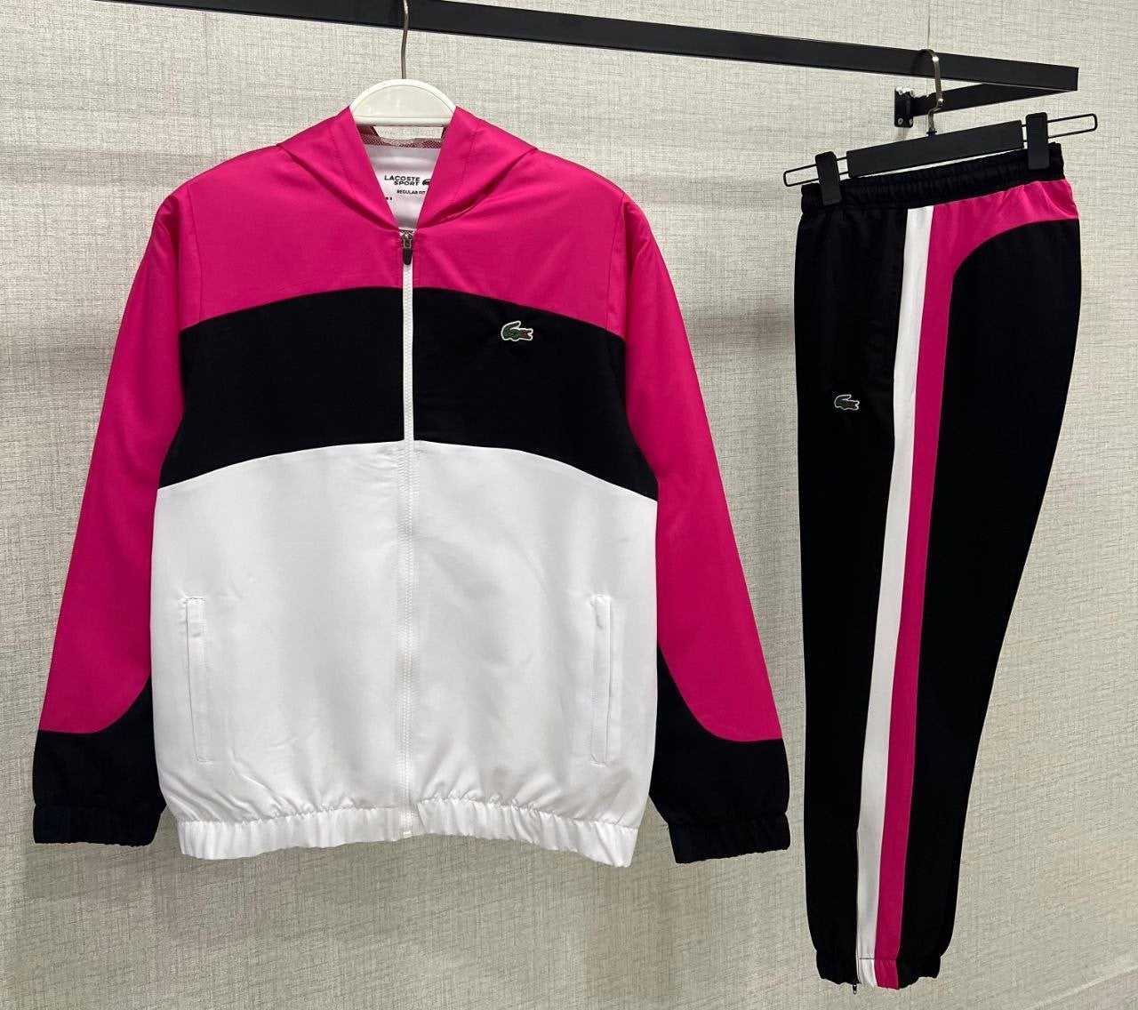 Ensemble jogging lacoste 2 pieces, Envoi, Neuf