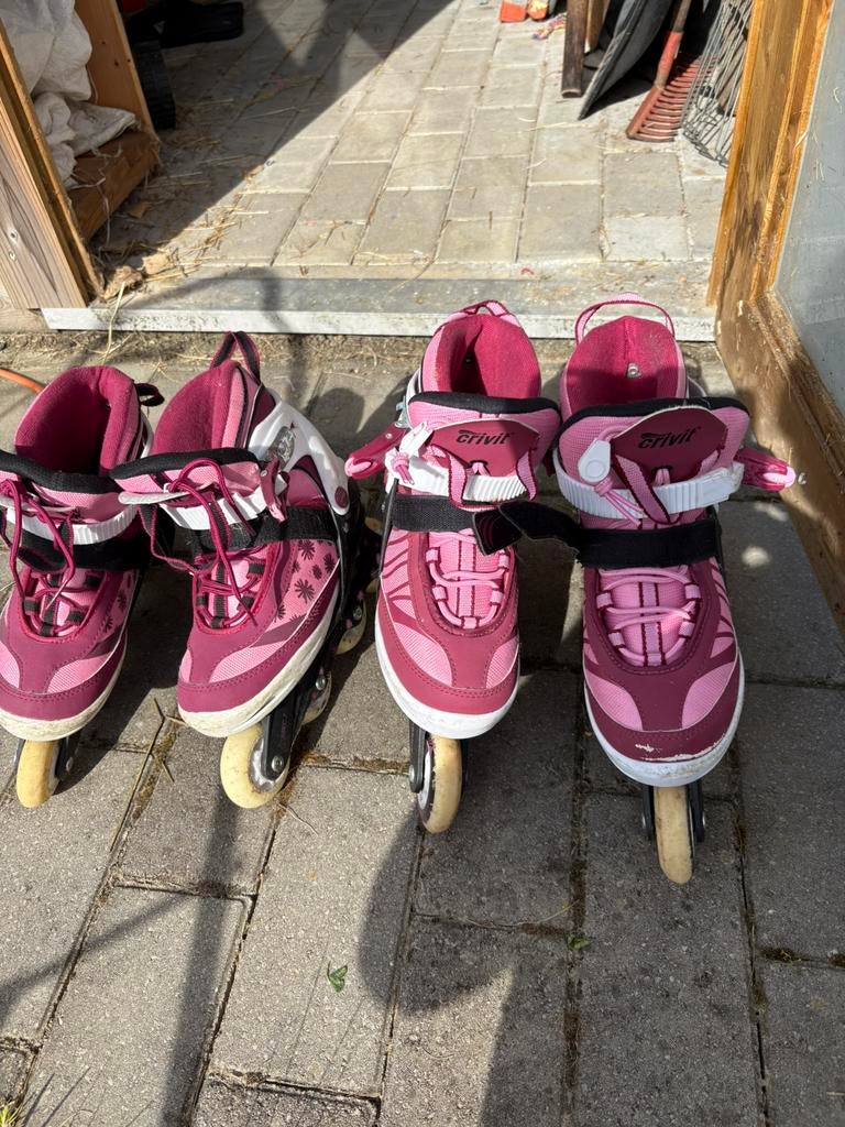 2 paar rolschaatsen + bescherming, Ophalen, Verstelbaar, Zo goed als nieuw