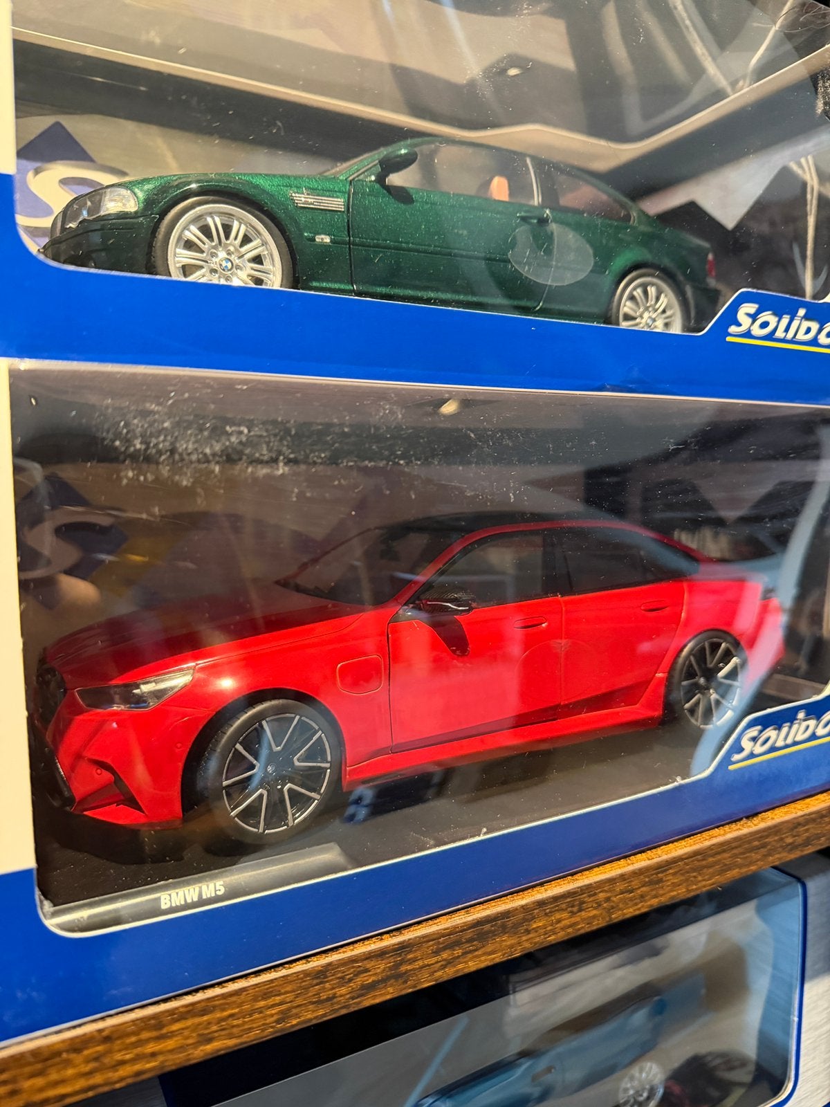 Bmw M5 sedan met GRATIS plexibox!, Hobby en Vrije tijd, Ophalen, Zo goed als nieuw, Solido