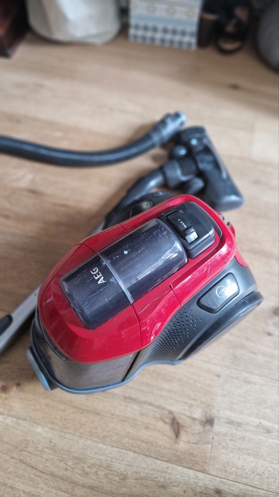 aspirateur AEG Lx9 500w, Enlèvement, Utilisé, Réservoir, AEG
