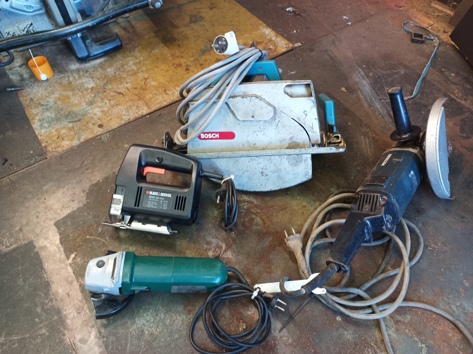Lot de machines à scier à outils électriques 2* rectifieuse, 600 à 1200 watts, 70 mm ou plus, Bosch Professional, Enlèvement