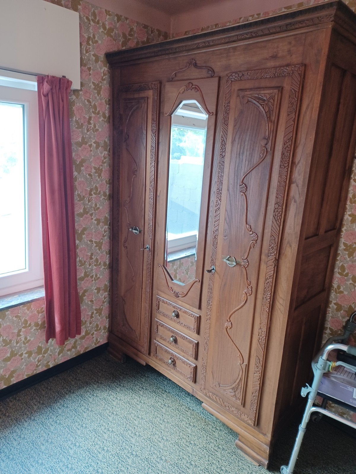 Kast en Commode met spiegels, Ophalen