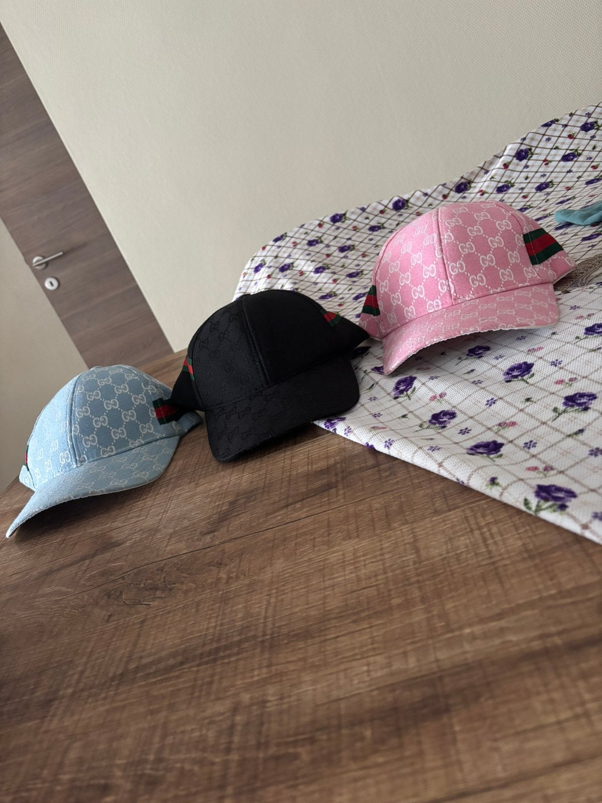 Gucci pet, Vêtements | Femmes, Enlèvement, Comme neuf, Casquette