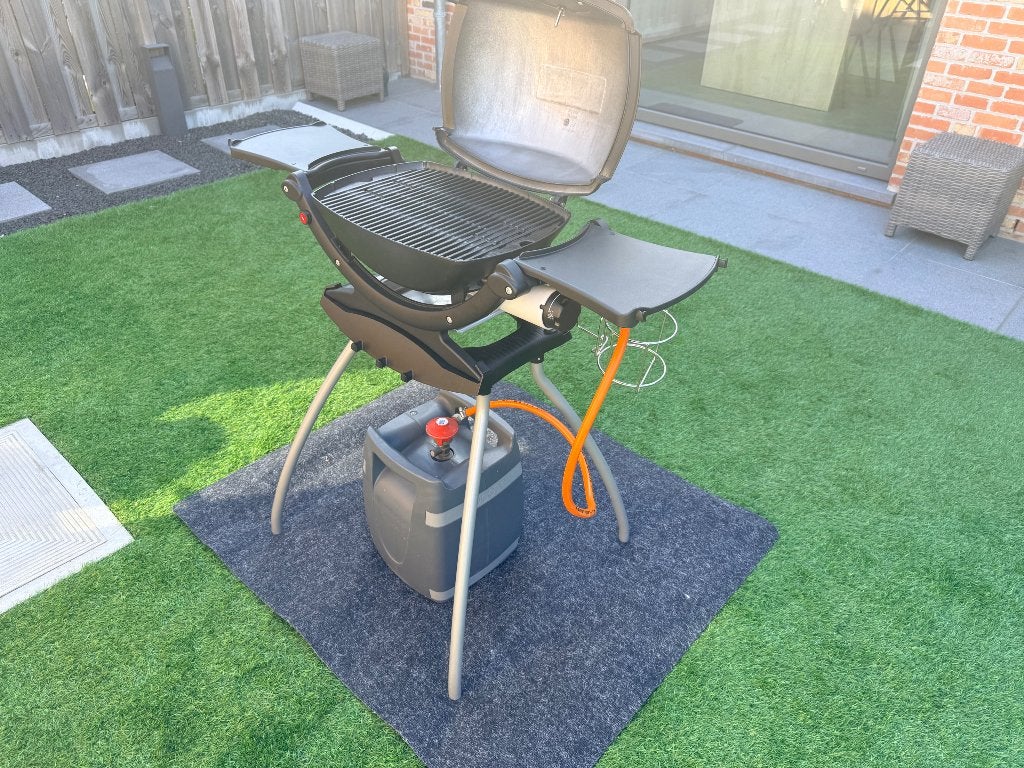 Weber q100 gas bbq met zijtafels en onderstel, Enlèvement, Utilisé, Weber