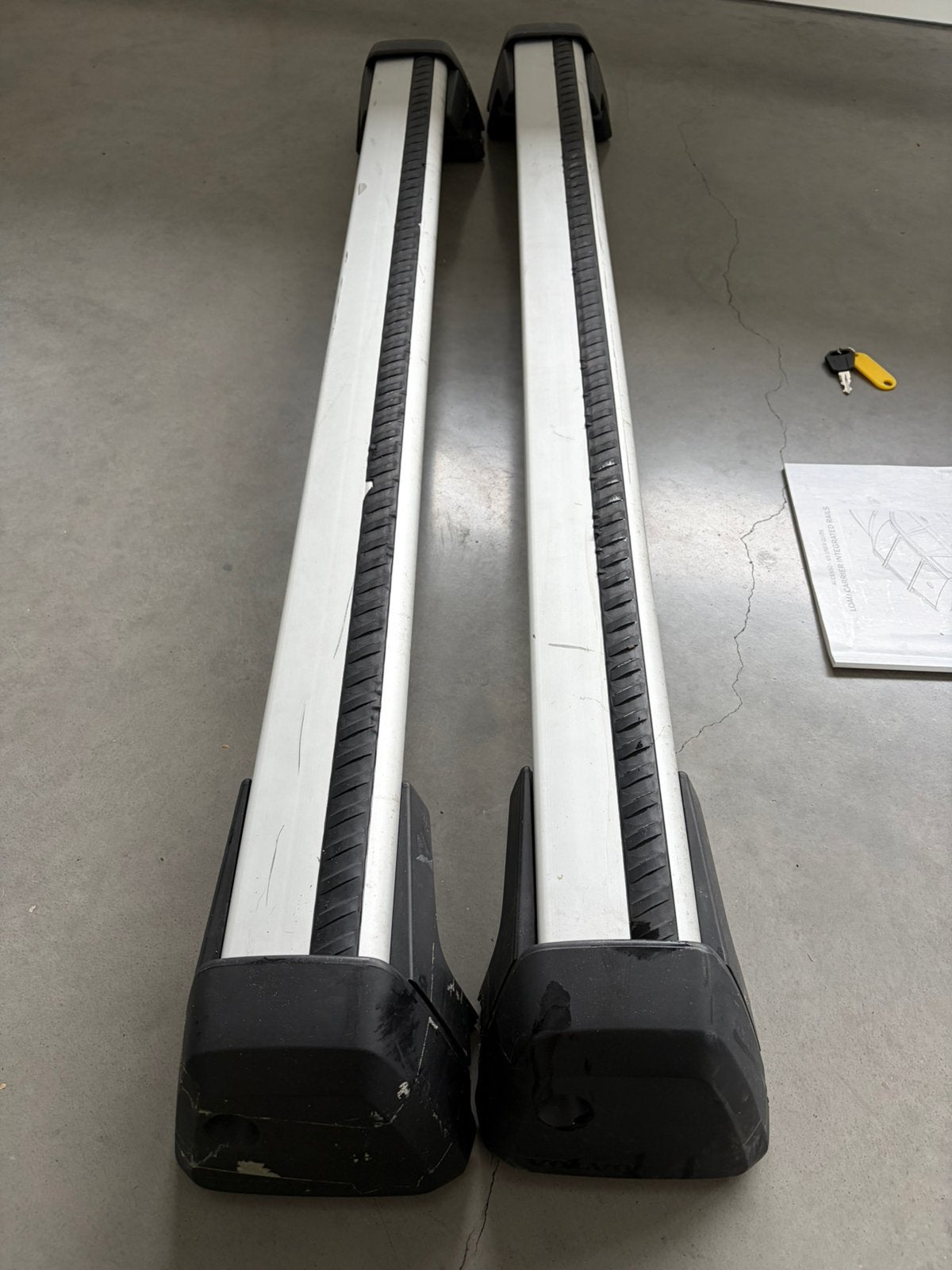 Barres de toit VOLVO V60 ( 2018-…), Ophalen, Gebruikt