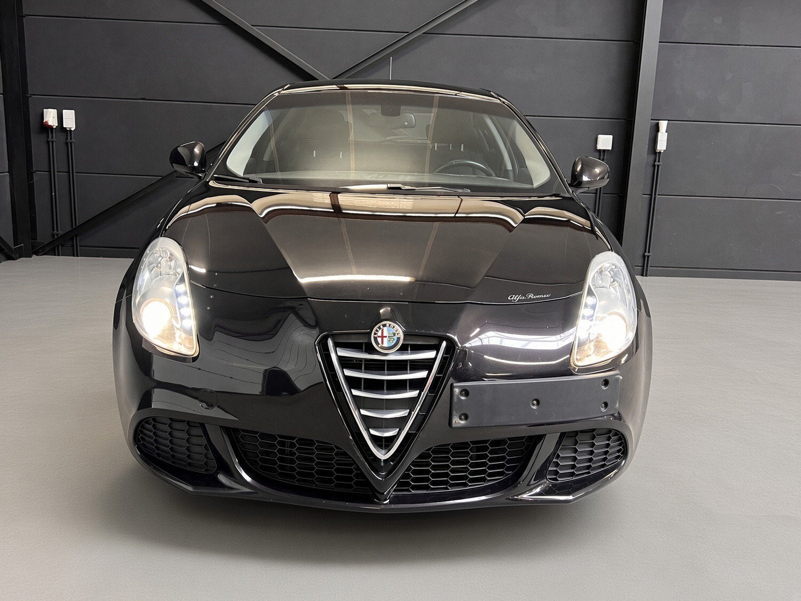 Alfa Romeo Giuletta 1.4i, bj2016, 168.000km, Keuring VVK, Auto's, Stof, Euro 6, Zwart, Bedrijf