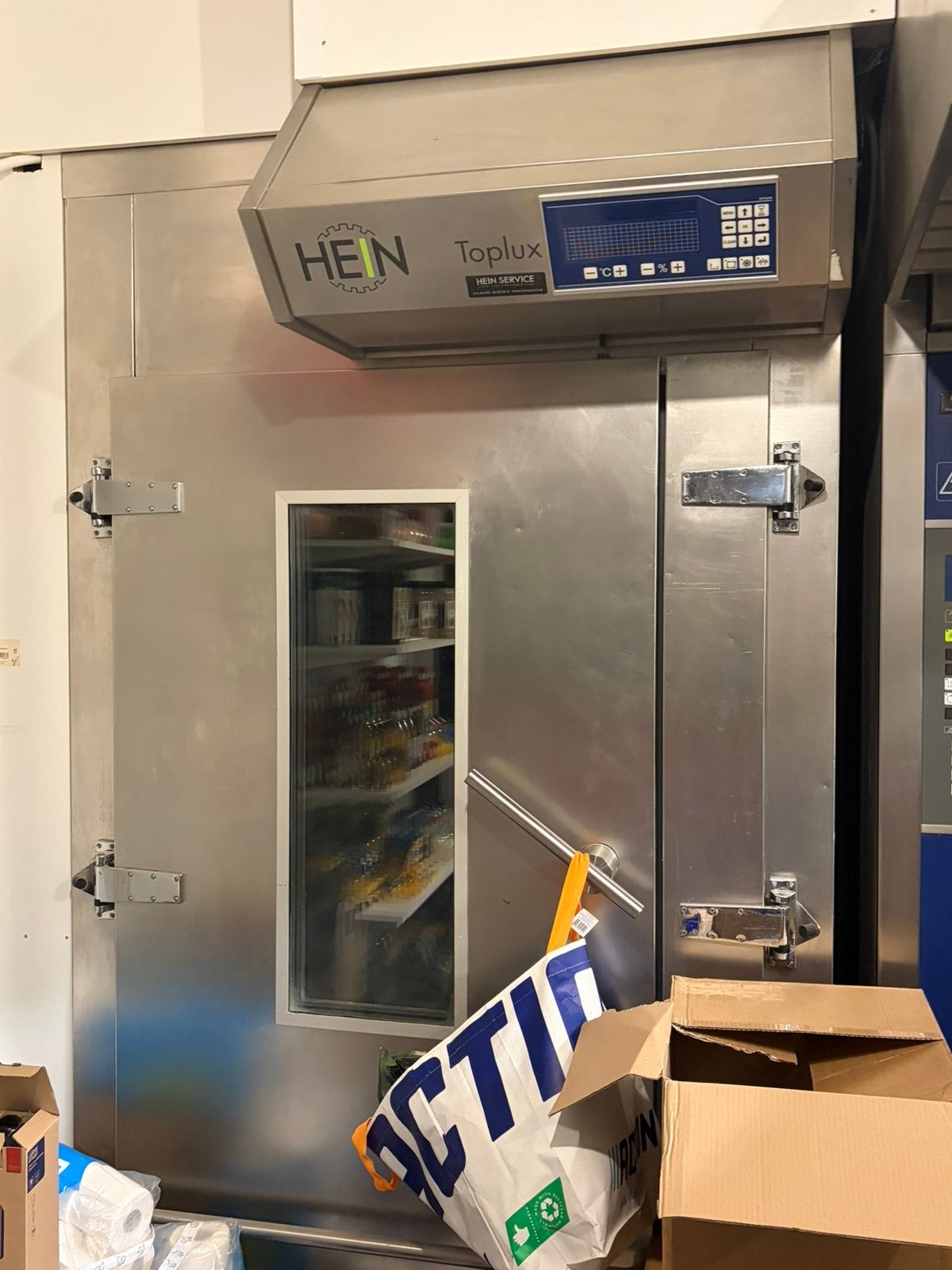 Grote industriële bakoven en rijsoven, Ophalen