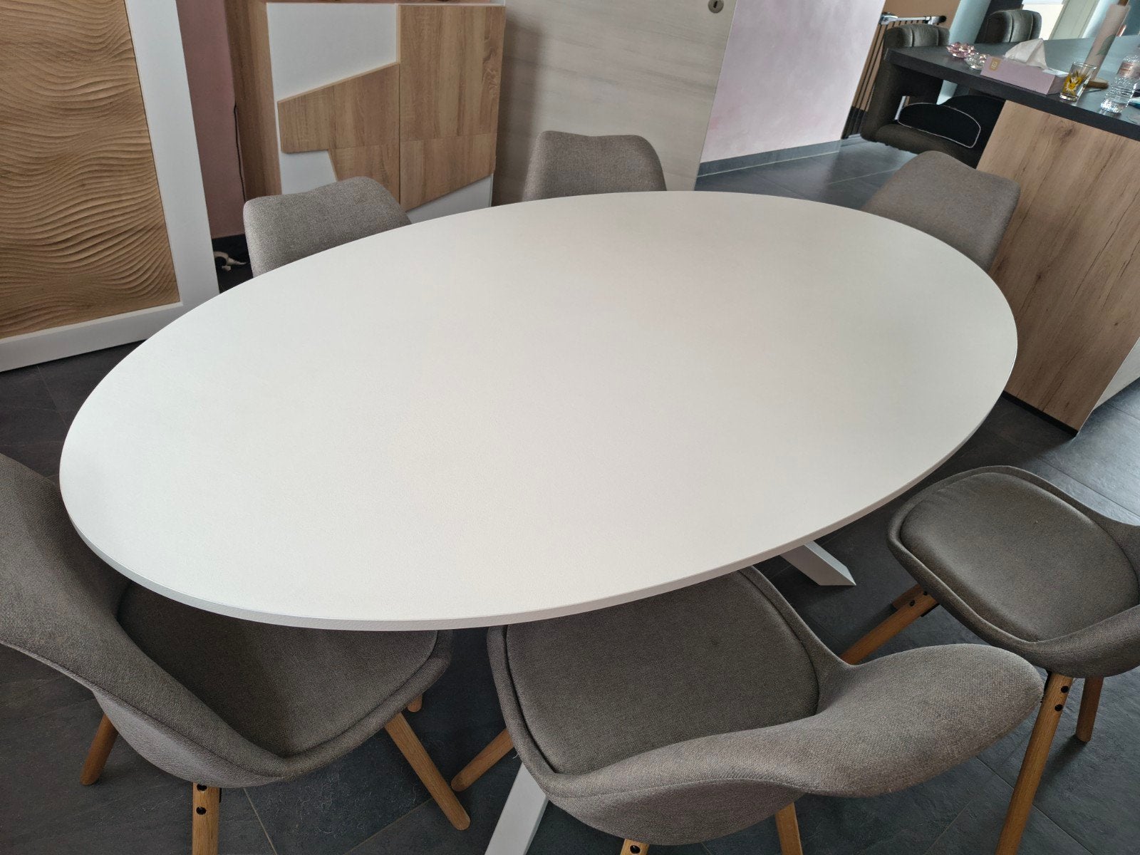 Table salle à manger ovale, Maison & Meubles, Enlèvement, Comme neuf