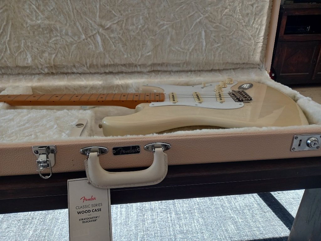 Neuve Fender stratocaster Vintera 50's White blonde MN sss, Enlèvement ou Envoi, Neuf, Solid body, Fender