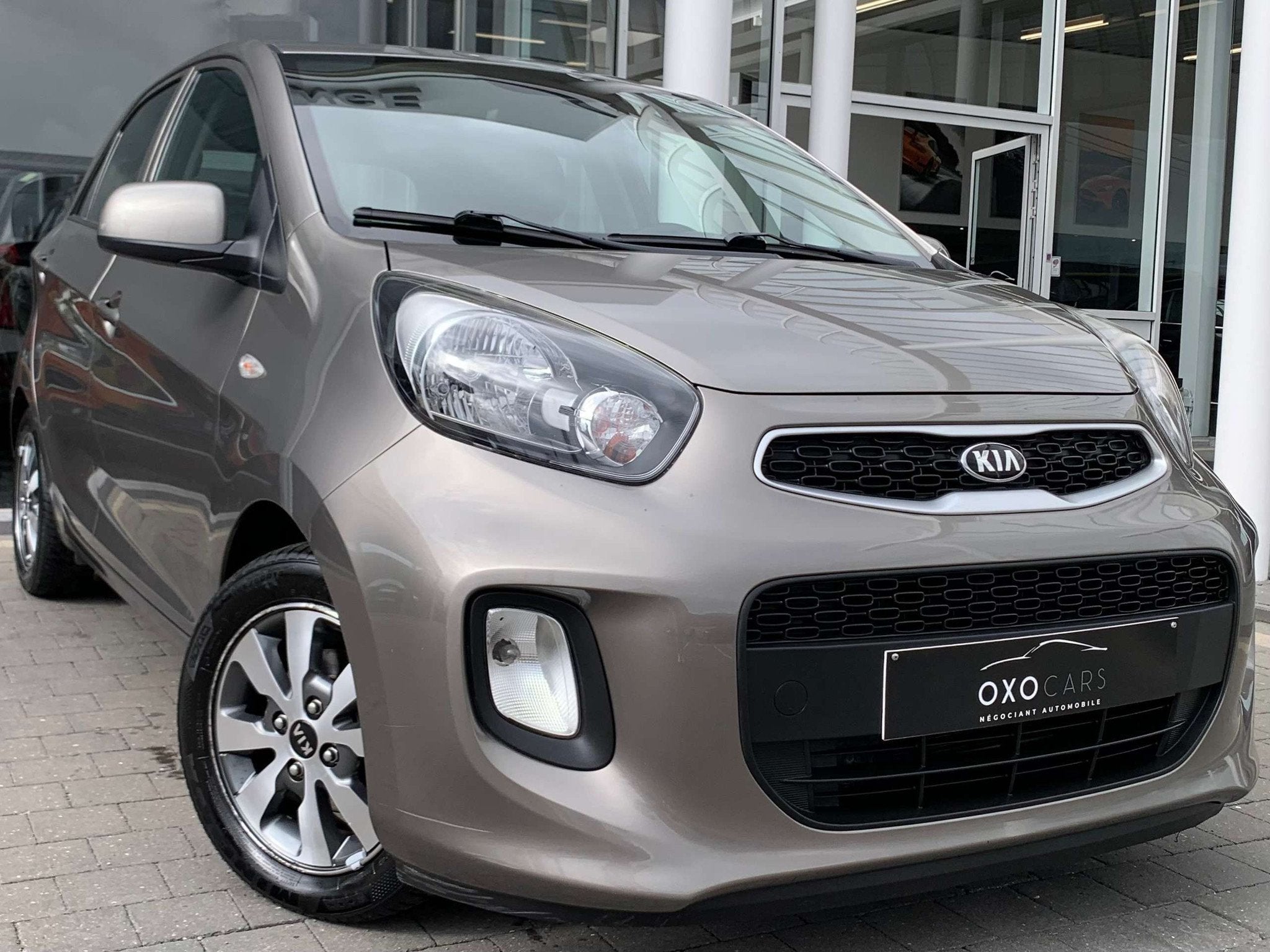 Kia Picanto 1.0i / Grand Gps / Airco / Camera / Bluetooth /, Auto's, Voorwielaandrijving, Stof, Gebruikt, Euro 6