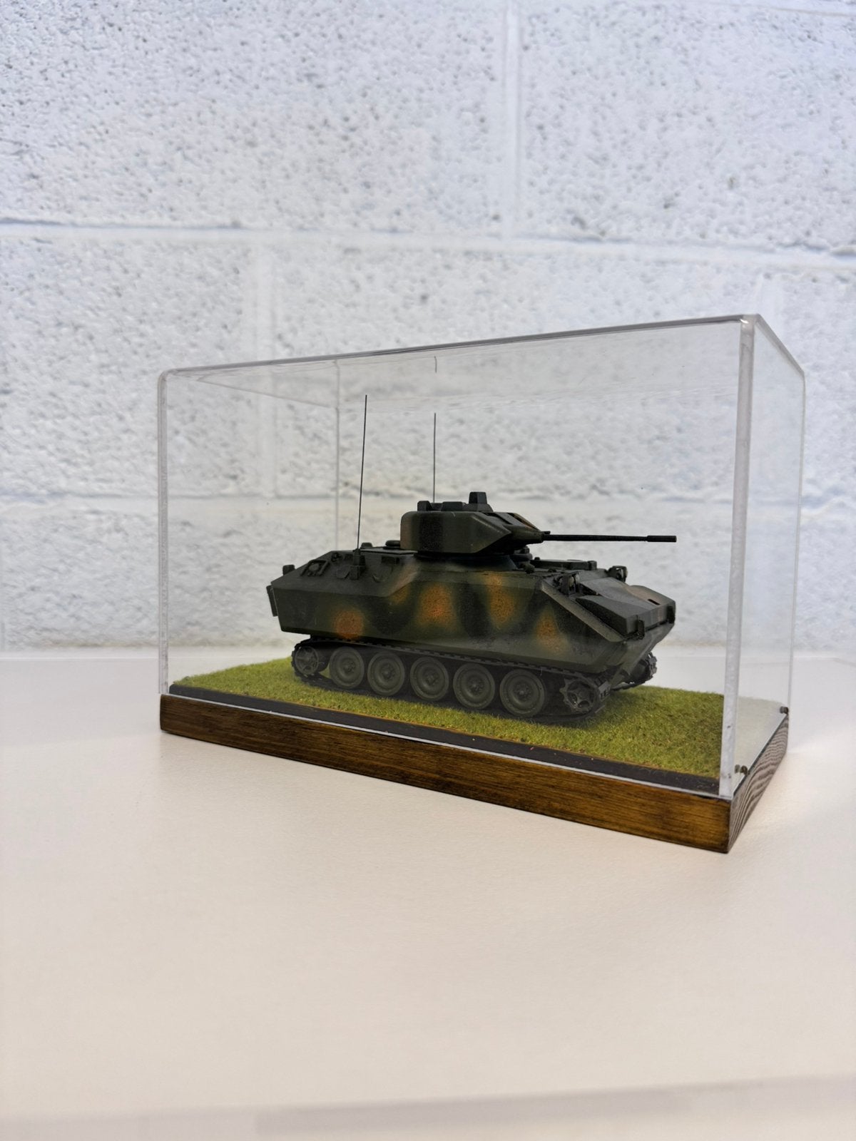 Blindé a chenilles avec tourelle armée (type AIFV), Enlèvement ou Envoi