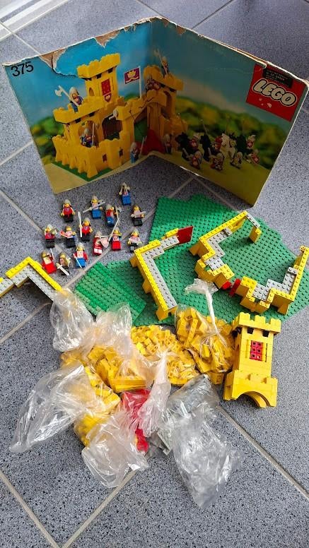 Lego 375 geel kasteel, Ophalen of Verzenden, Gebruikt, Lego