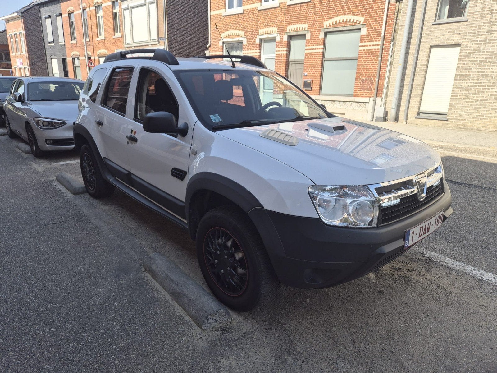Dacia Duster 1.5DCi , 159.778km, Auto's, Dacia, Euro 5, Zwart, Duster, Wit