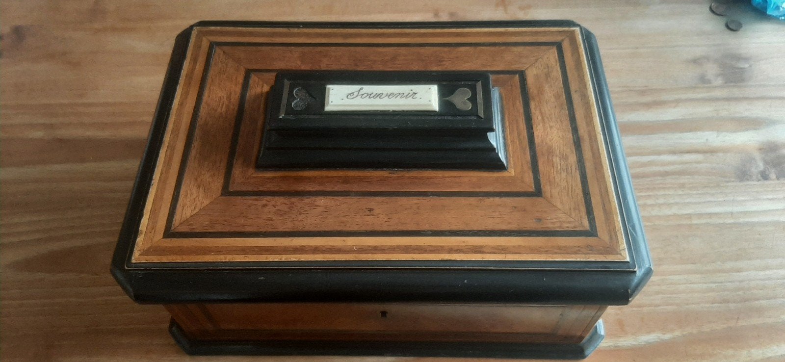 Boîte à souvenirs/boîte à bijoux en bois, Enlèvement