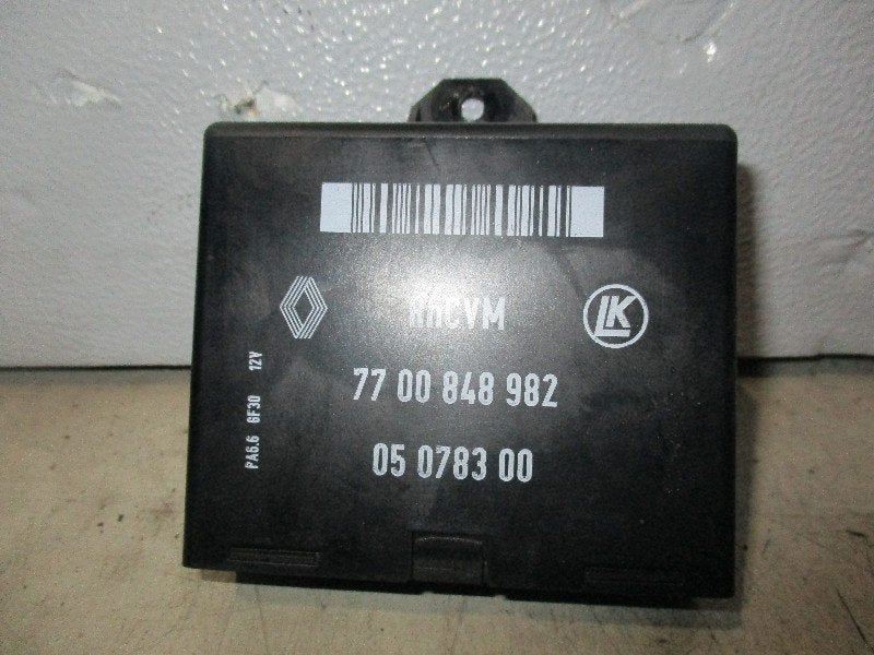 UNITE ELECTRONIQUE Renault Megane (EA) (7700-848-982), Autos : Pièces & Accessoires, Renault, Utilisé, Peter-Huppertz-Straße 5
51063  Köln, DE