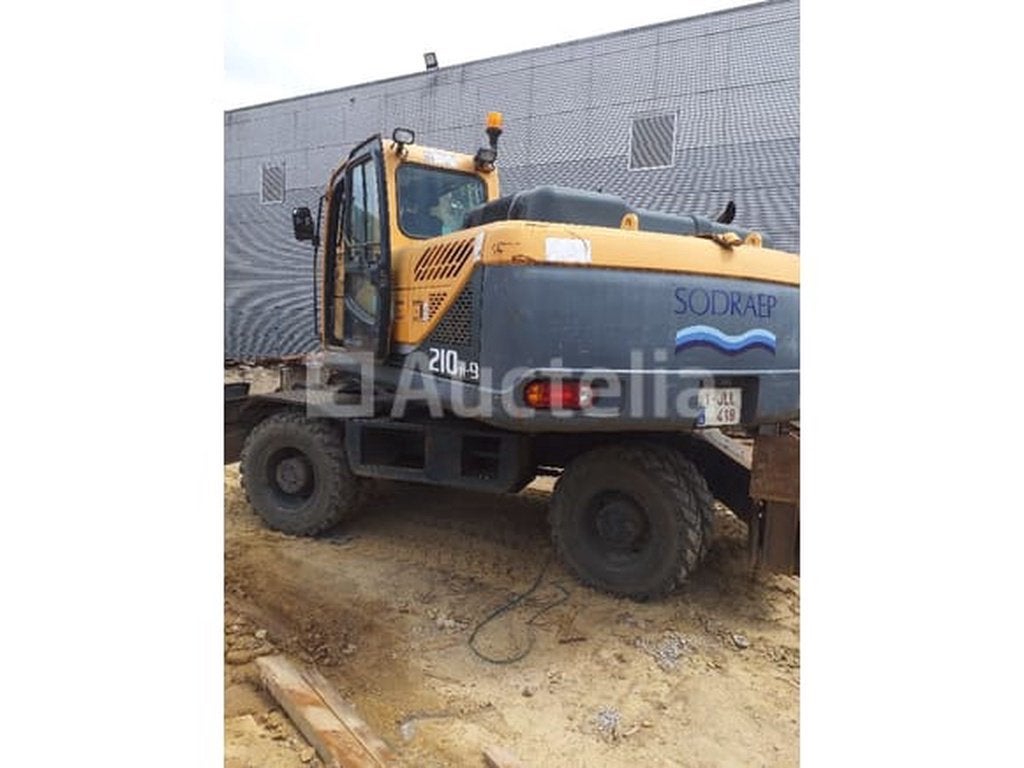 Excavatrices - Hyundai 210W-9, Excavatrice