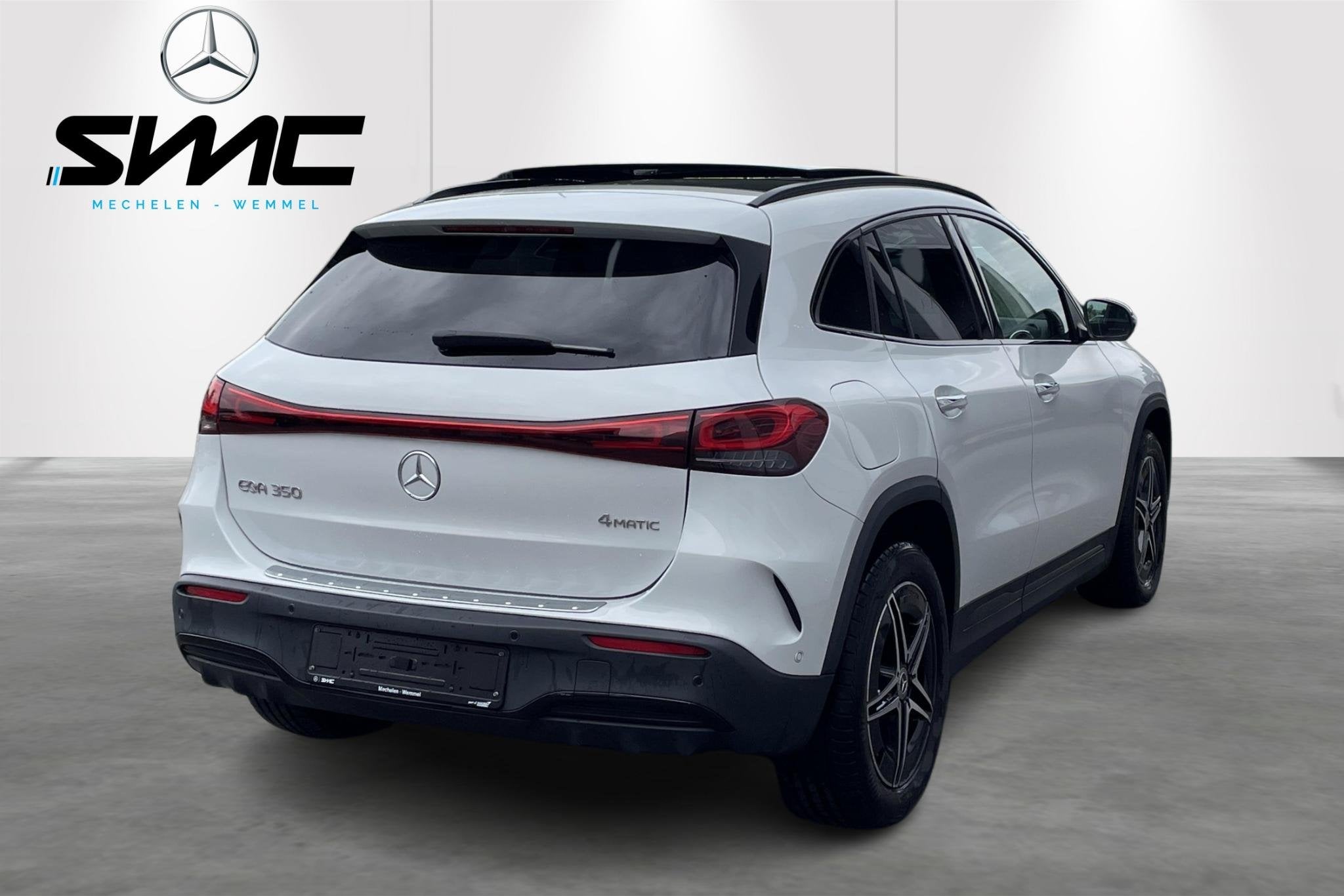 Mercedes-Benz EQA EQA 350 4MATIC AMG Line Pano dak, Auto's, 215 kW, Stof, Zwart, Wit