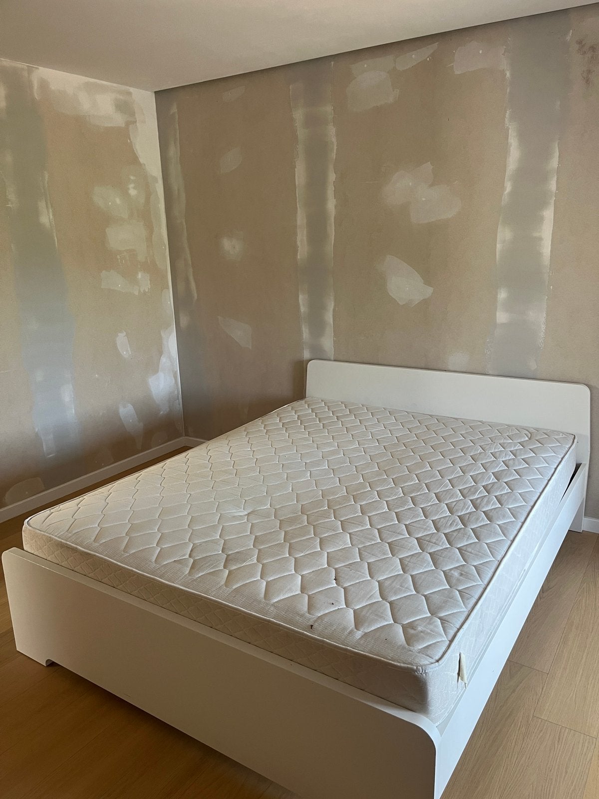Bed + matras, Enlèvement, Utilisé, Blanc, Deux personnes