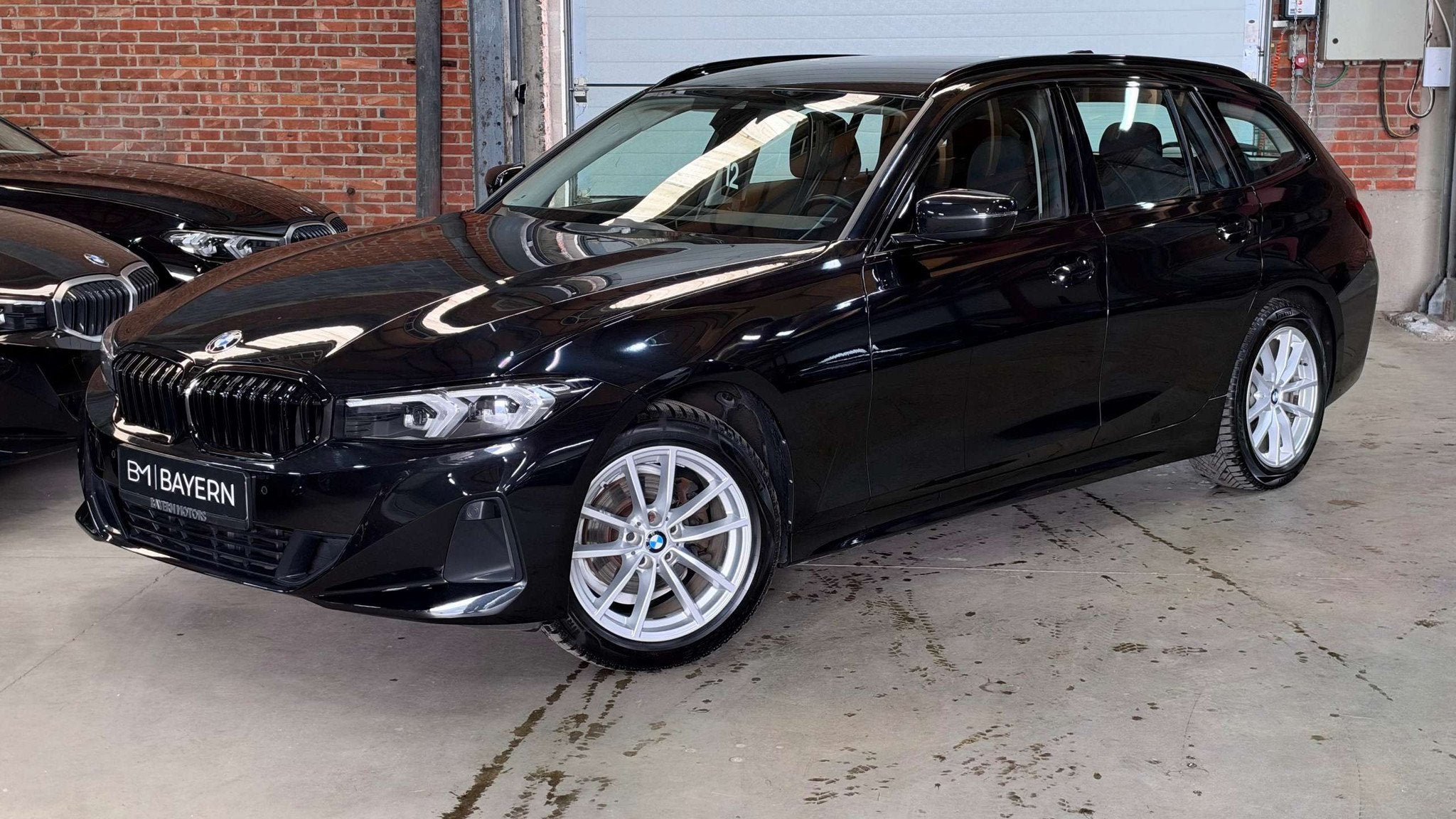 BMW 318 dA*Garantie*Facelift*Sportautomaat*LED*Parkeersens, Autos, Achat, Euro 6, Entreprise, Carnet d'entretien