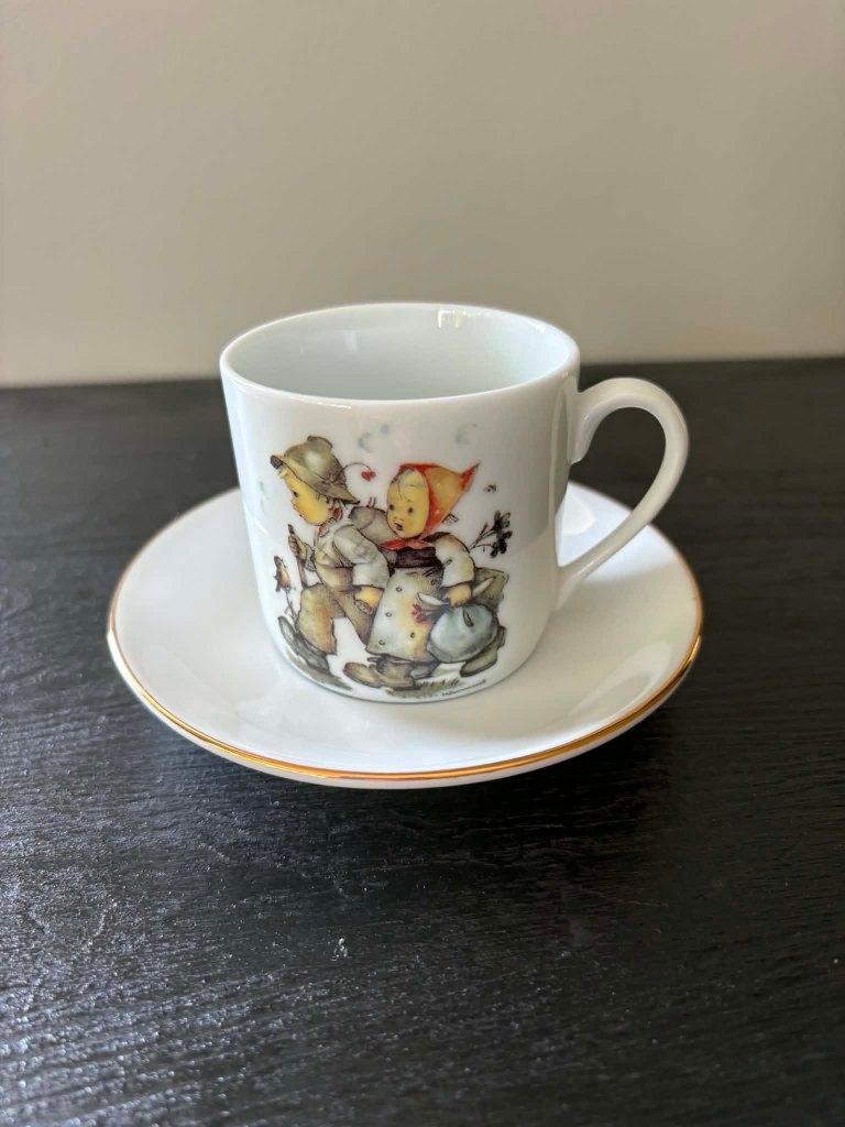 Hummel Goebel, tasse avec assiette, Enlèvement ou Envoi, Comme neuf, Porcelaine