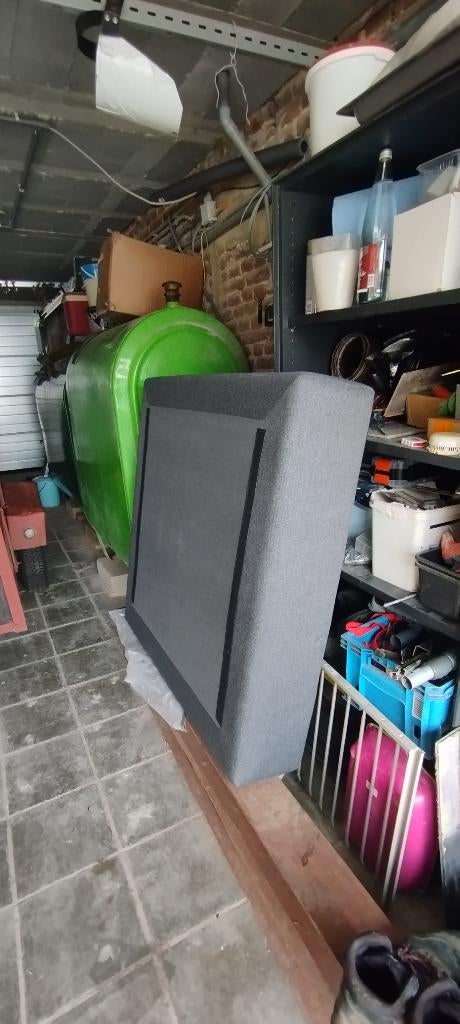 Pouf, Enlèvement