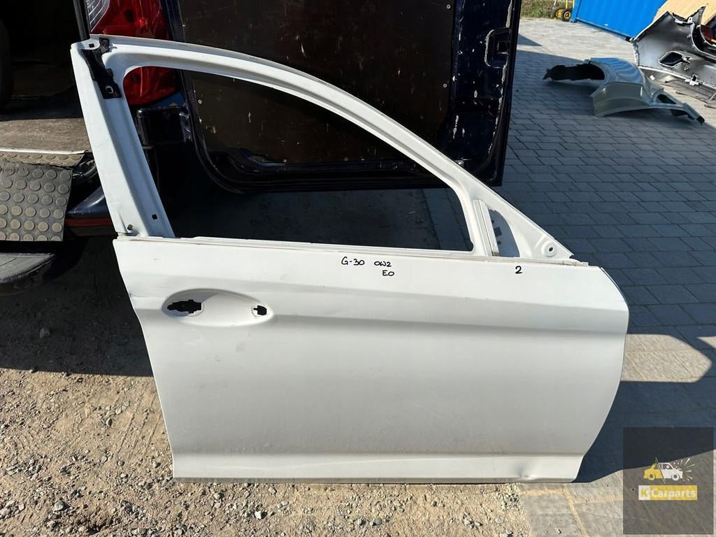 BMW G30 voordeur rechts, Petuelring 130
80788  Munich, DE, Gebruikt, Deur, Info@bmw.de