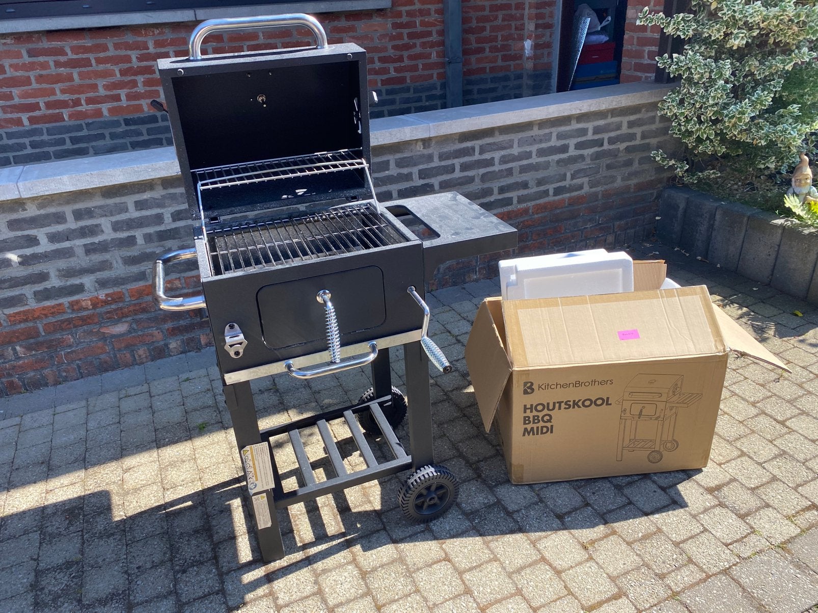 KitchenBrothers Houtskool BBQ Midi - Barbecue Houtskool, Tuin en Terras, Ophalen, Nieuw, Met accessoires
