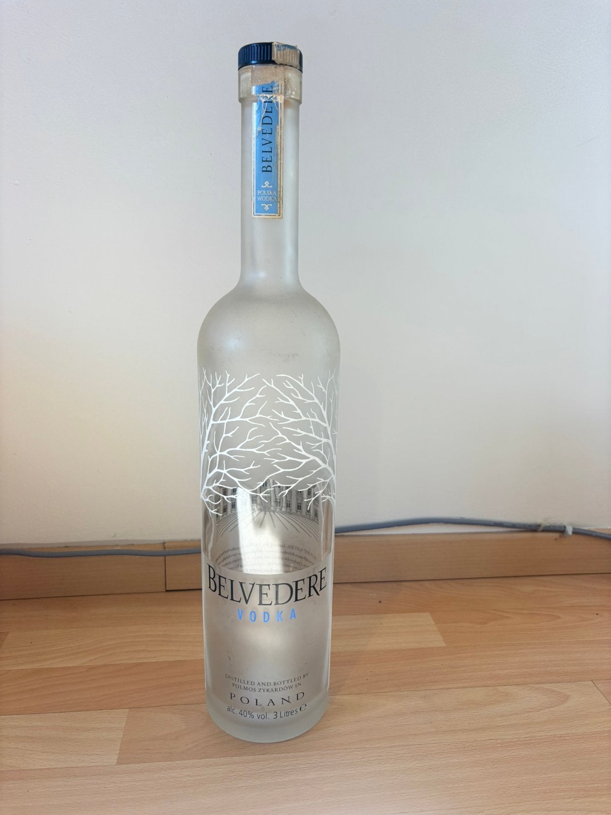 Belvedere Vodka fles 3L, Enlèvement