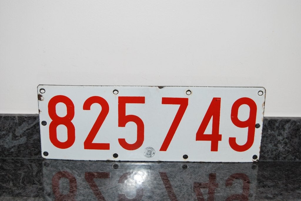 ANCIENNE PLAQUE EMAILLEE  DE VOITURE., Enlèvement ou Envoi