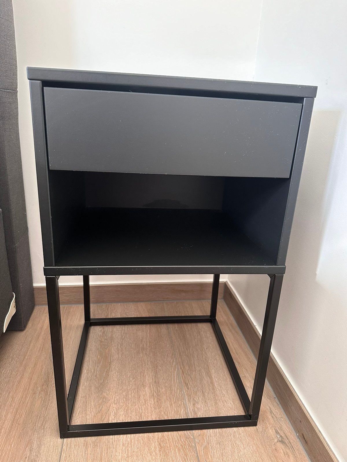 2x Ikea Nachtkastjes Vikhammer, Huis en Inrichting, Ophalen, Zo goed als nieuw