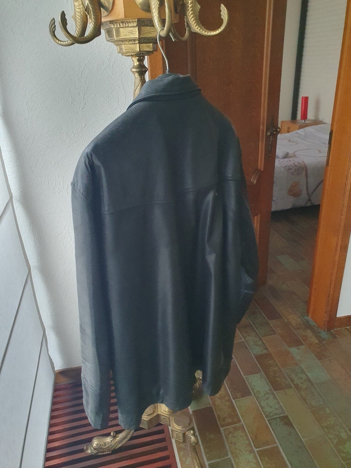 leder jas, Ophalen