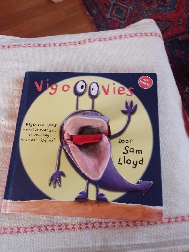 S. Lloyd - Vigo Vies, Boeken, Ophalen of Verzenden, Gelezen, S. Lloyd