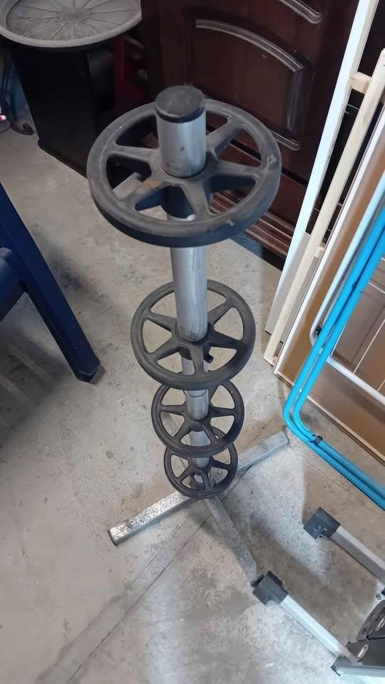 PORTE PNEUS, PARFAIT ETAT, Ophalen