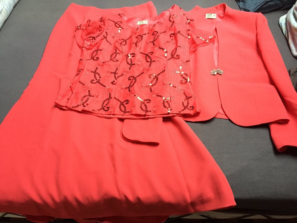 vetements de circonstance, Vêtements | Femmes, Autres types, Comme neuf, Enlèvement, Taille 42/44 (L)