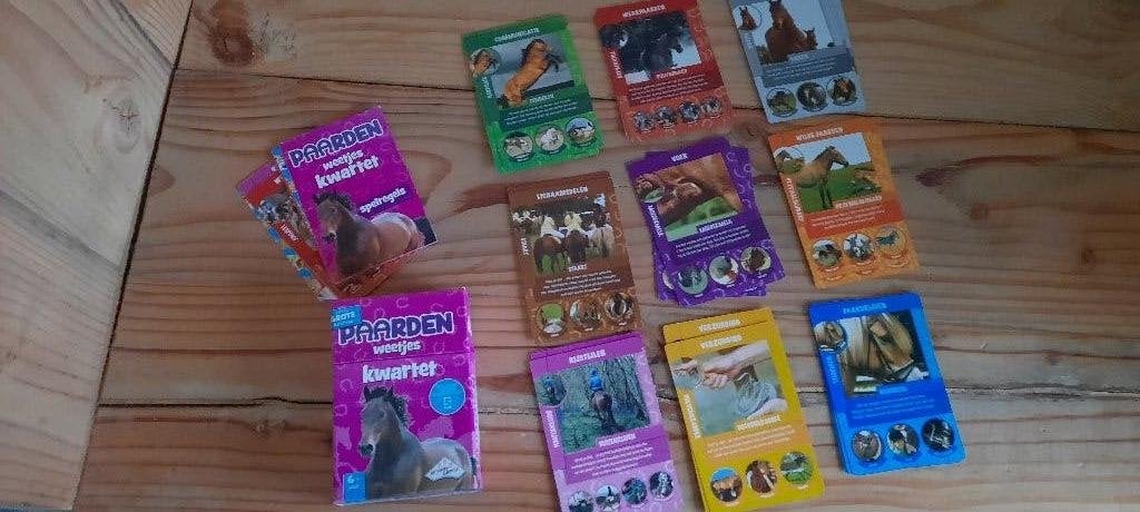 Joli jeu de quatuor, anecdotes sur les chevaux, Enlèvement ou Envoi, Comme neuf, Fille