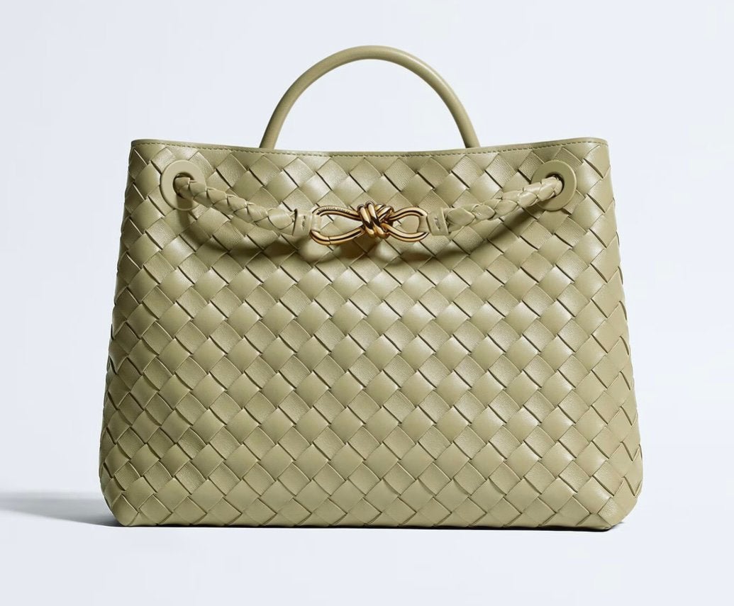 Bottega Veneta Andiamo Intrecciato leren handtas, Bijoux, Sacs & Beauté, Sacs | Sacs Femme, Enlèvement ou Envoi, Comme neuf, Sac à main