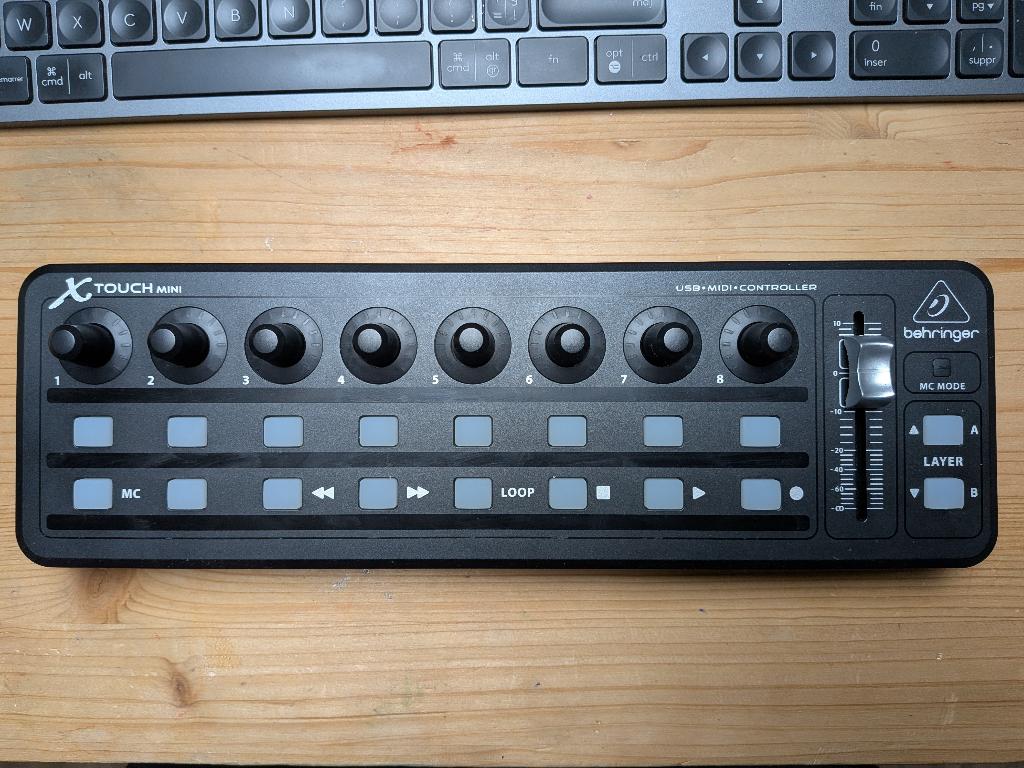 Behringer X-TOUCH MINI USB-controller, Ophalen of Verzenden, Zo goed als nieuw