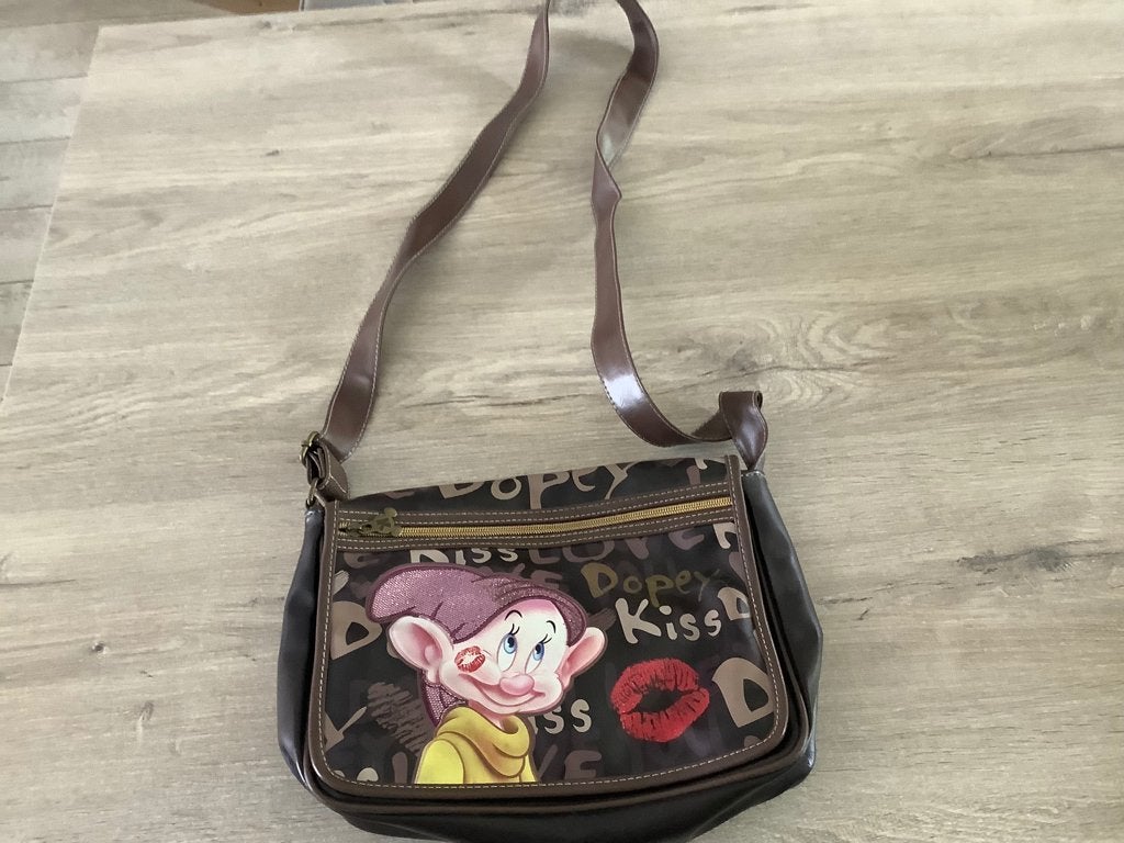 Sac à bandoulière Disney Snow White Dopey (23x30 cm), Enlèvement ou Envoi, Blanche-Neige ou Belle au Bois Dormant, Utilisé, Sac, Valise ou Pochette