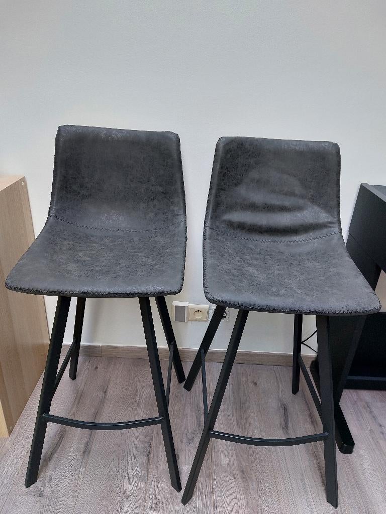 Twee zwarte barkrukken, Ophalen, Met voetsteun, 60 tot 90 cm, Nieuw