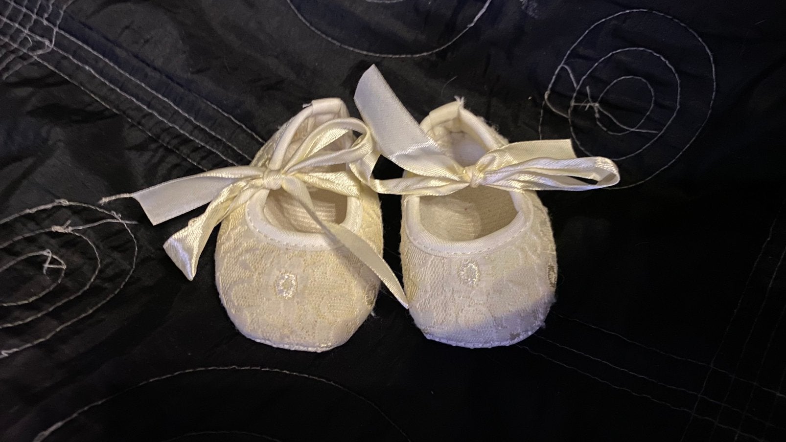 Babyschoentjes met strik en veter, Ophalen, Zo goed als nieuw