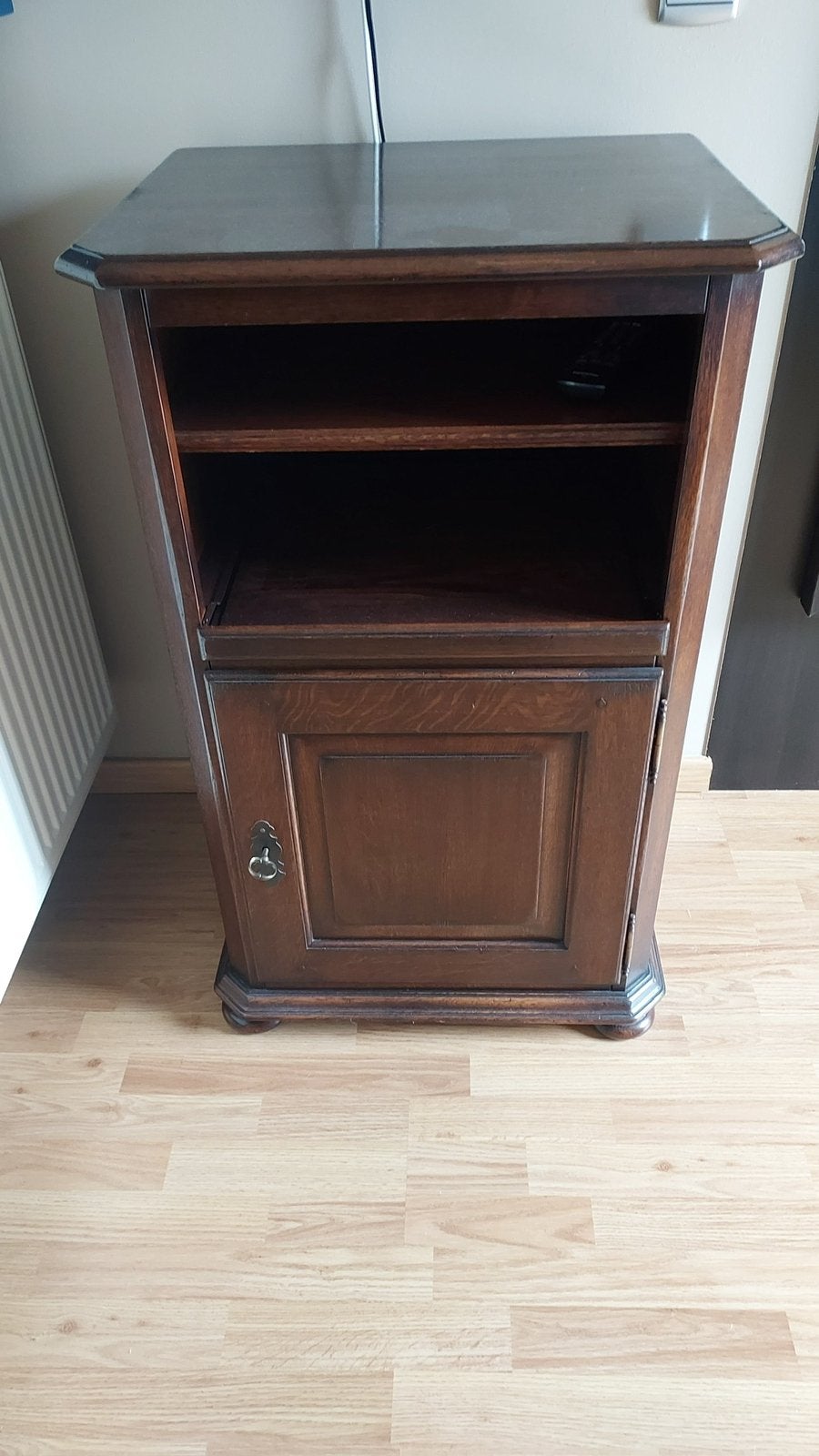 Houten meubelkastje, Ophalen, Zo goed als nieuw