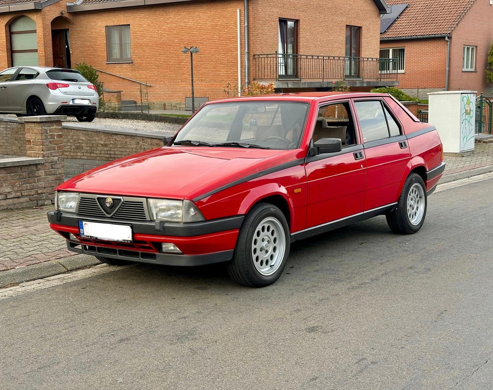 Alfa Romeo 75 2.0 carburateur, 100 kW, Overige bekleding, 5 deurs, Particulier