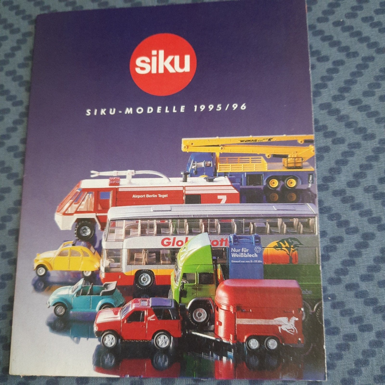 CATALOGUE SIKU * 1995/1996 * TRÈS DÉTAILLÉ * COMME NEUF *, Hobby & Loisirs créatifs, Enlèvement, SIKU